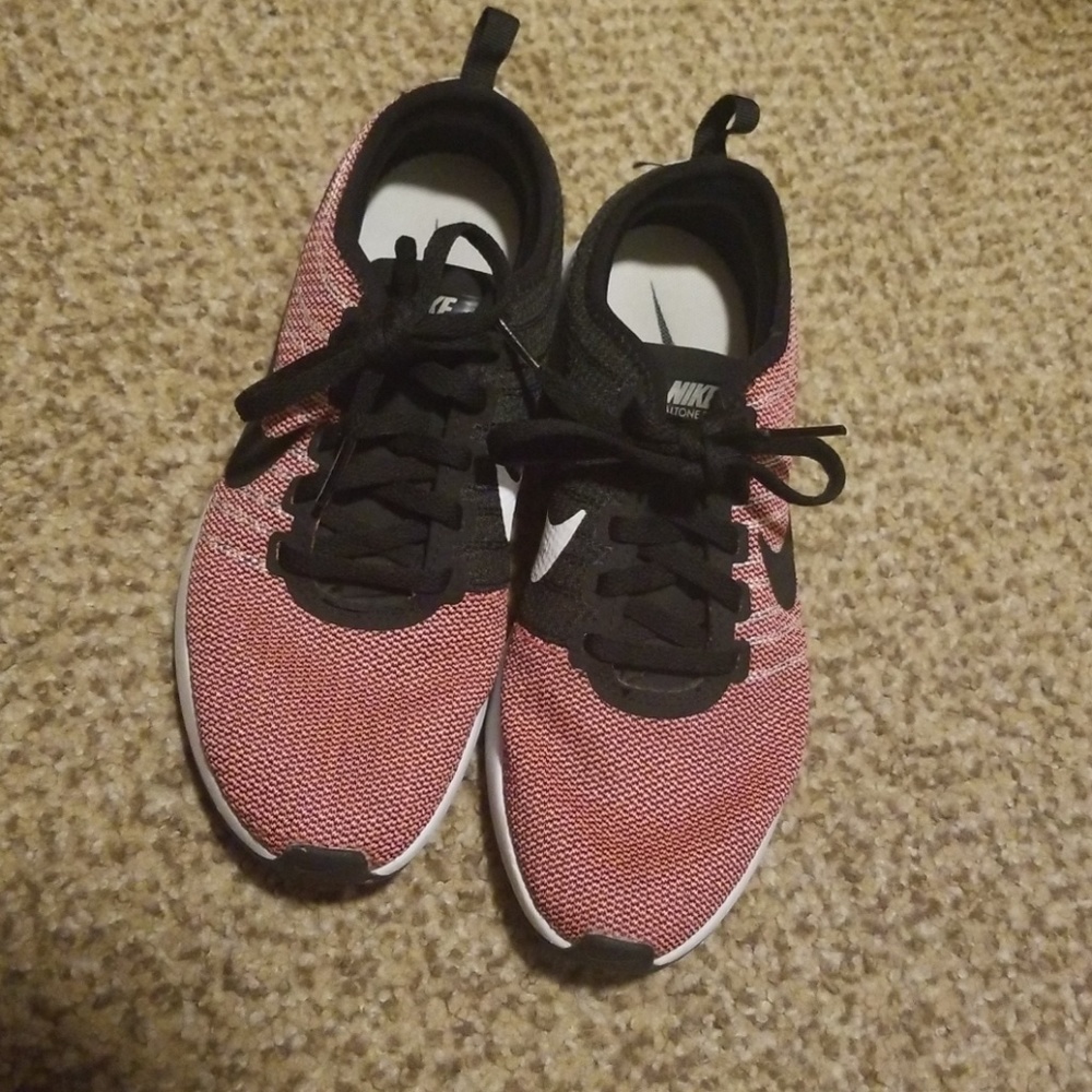 Nike dualtone racer only used a couple of times